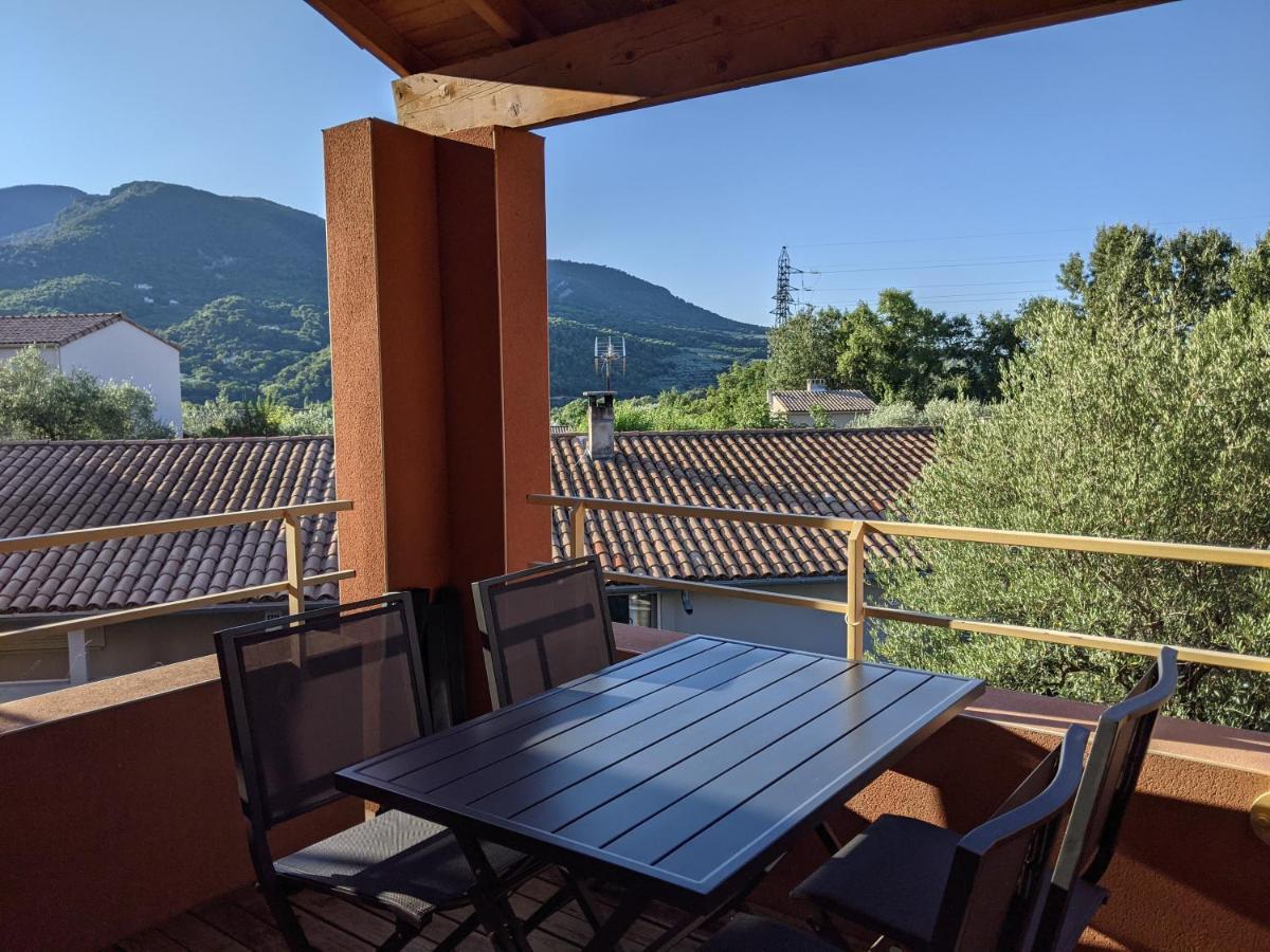 Maisonnette Dans Domaine Avec Piscine A Nyons, Pays Des Olives エクステリア 写真