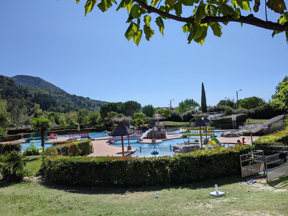 Maisonnette Dans Domaine Avec Piscine A Nyons, Pays Des Olives エクステリア 写真