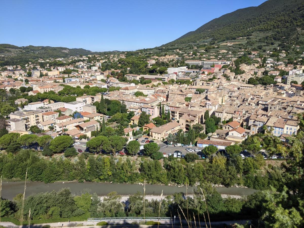 Maisonnette Dans Domaine Avec Piscine A Nyons, Pays Des Olives エクステリア 写真